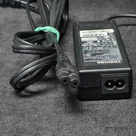 Genuine Toshiba Satellite Series AC Adapter Charger PA3714U-1ACA Computer Cords - Picture 3 of 5